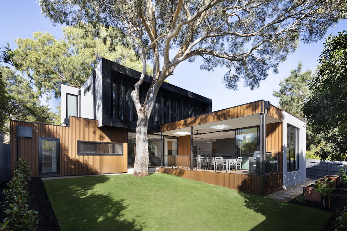 Contemporary residence shaped around its landscape